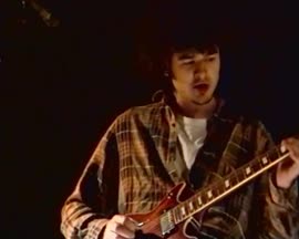 Concierto tras la manifestación contra el encarcelamiento de insumisos en el Día Internacional de los Presos por la Paz. 1 de diciembre de 1991. Sevilla (España)