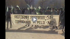 Manifestación en 1988 contra la reforma agraria de Osuna-Estepa, en Sevilla (España).