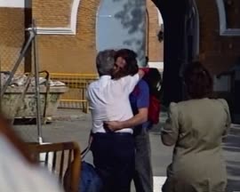 Salida de prisión del insumiso Francisco Javier Bartre "Frasco". 21 de agosto de 1991. Sevilla (España).