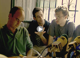 Rueda de prensa en la sede de la Asociación Pro Derechos Humanos de Andalucía (APDHA), en relación al juicio de Pepeillo y la situación de los insumisos ante el nuevo código penal. 1994. Sevilla (España)